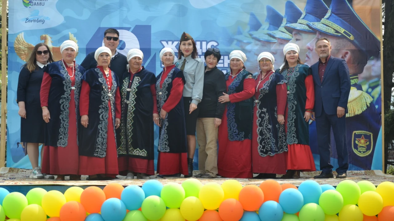 A big celebration was held in Burabai in honor of Victory Day, with songs of the war years and "soldier's porridge". 