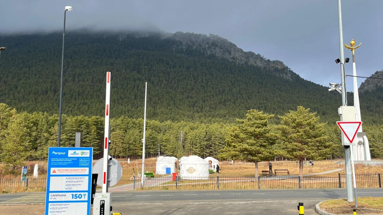 С 1 ноября  парковка на территории поляны Абылай хана в курортной зоне Бурабай станет платной 